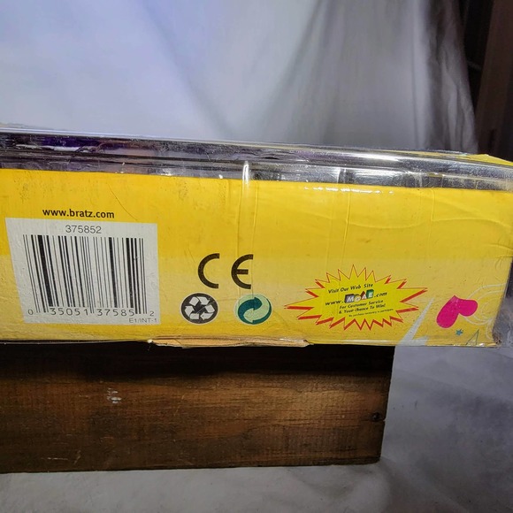 Rare Yasmin BRATZ KiDZ Concert Snap-On Fashion NIB packaging damaged - Picture 9 of 16